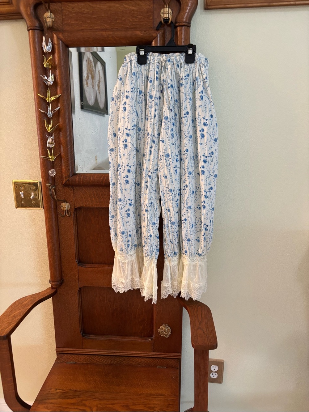 Free People Cream and Blue Floral Cropped Lace-Trim Bloomer Pants